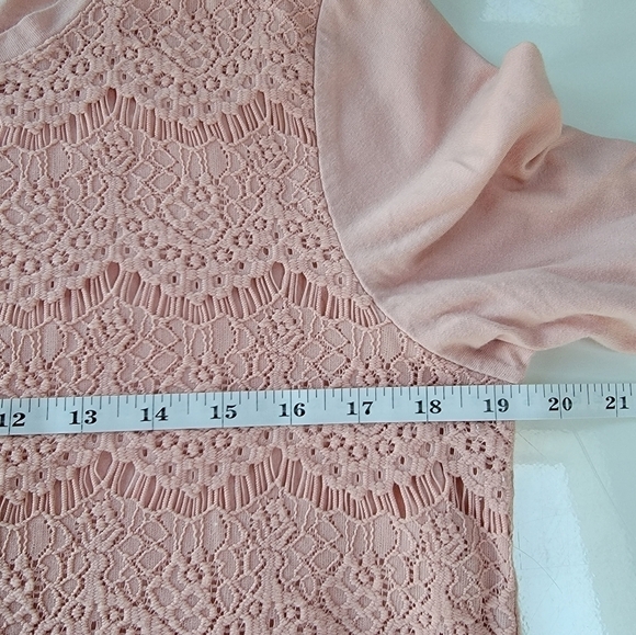 J Crew Dusty Pink Lace Overlay Tshirt Size M - Picture 5 of 10